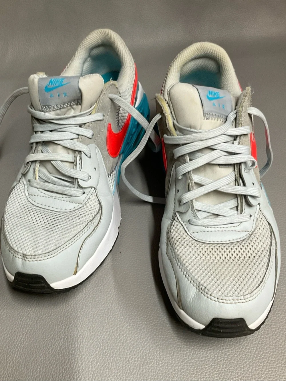 Nike Kids Air Max Sneakers in Light Gray, Teal & Red